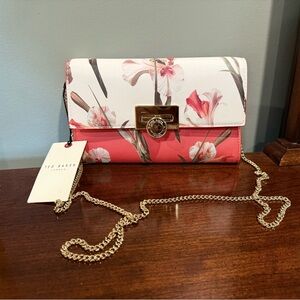Ted Baker Parisa NWT Coral and White Floral Crossbody Gold Chain Strap & Closure